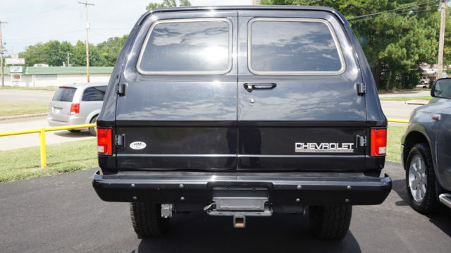 1989 Chevrolet Suburban - photo 3
