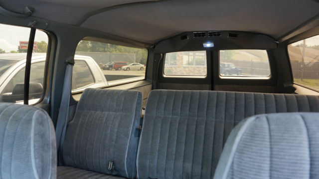 1989 Chevrolet Suburban - photo 7