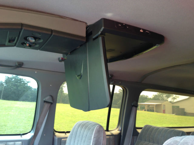 1989 Chevrolet Suburban - photo 8