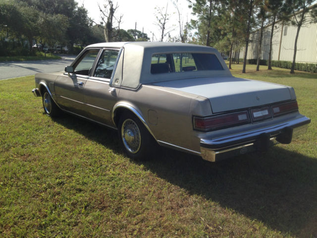 1989 Chrysler Other Base Sedan 4-Door - photo 4