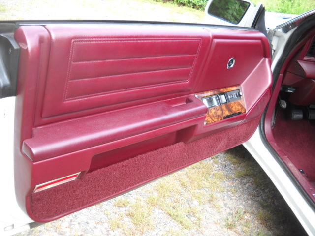1989 Chrysler LeBaron GTC convertible - photo 10