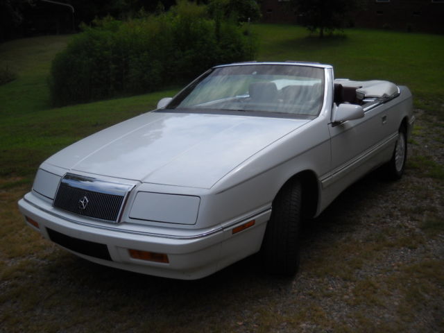 1989 Chrysler LeBaron GTC convertible - photo 3