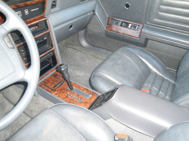 1989 Chrysler LeBaron Premium Convertible 2-Door - photo 10