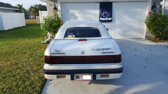 1989 Chrysler LeBaron Premium Convertible 2-Door - photo 6