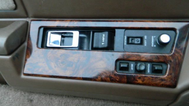 1989 Chrysler LeBaron - photo 10