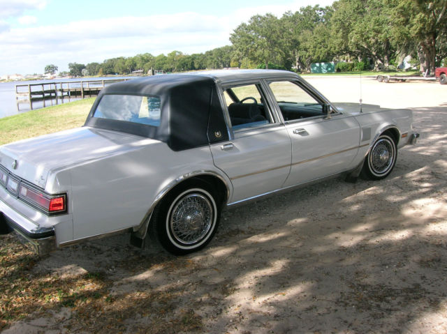 1989 Chrysler New Yorker TOP OF THE LINE - photo 3