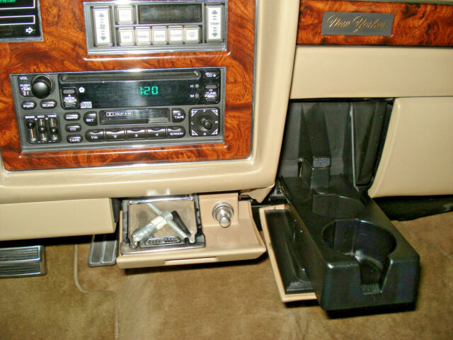 1989 Chrysler New Yorker Landau - photo 11
