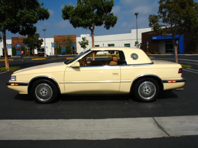 1989 Chrysler TC Maserati Hardtop Convertible ULTRA LOW 8,000 ORIGINAL MILES - photo 8