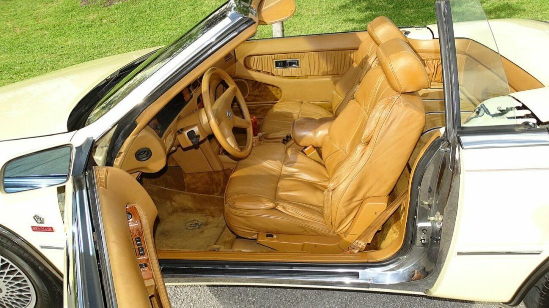 1989 Chrysler TC Maserati BOTH HARD AND SOFT TOPS - photo 12