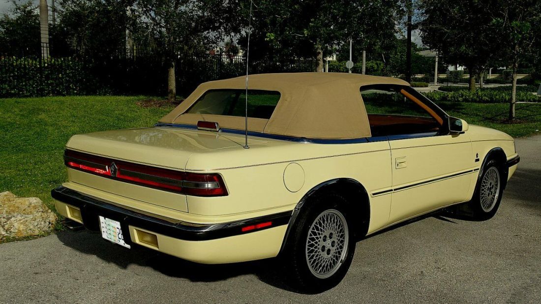 1989 Chrysler TC Maserati BOTH HARD AND SOFT TOPS - photo 9