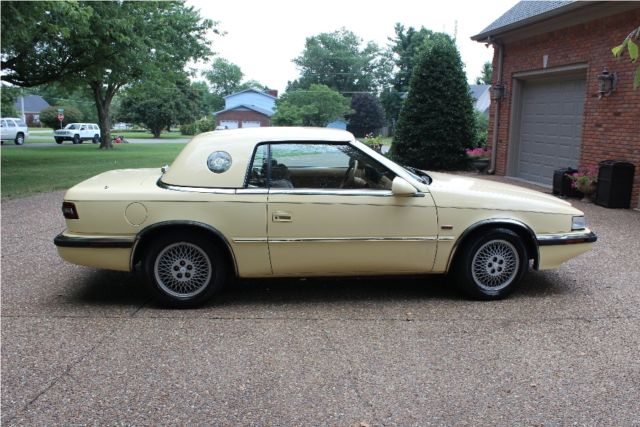 1989 Chrysler TC hardtop/convertible - photo 4