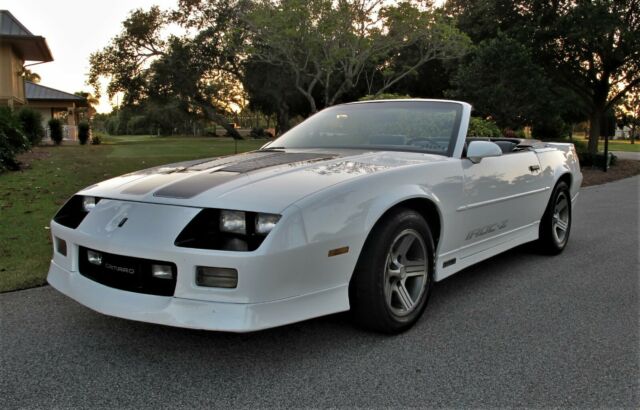 1989 Chverolet Camaro IROC Z Convertible, Loaded 2 owner car in storage 15 years 1989 Chevrolet Camaro IROC Z
