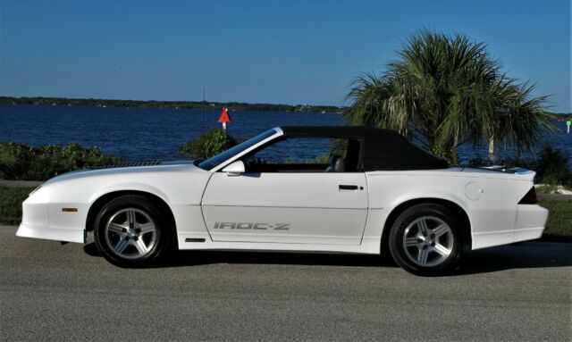 1989 Chevrolet Camaro IROC Z - photo 10