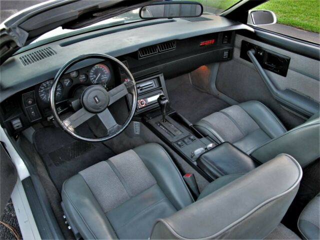 1989 Chevrolet Camaro IROC Z - photo 12