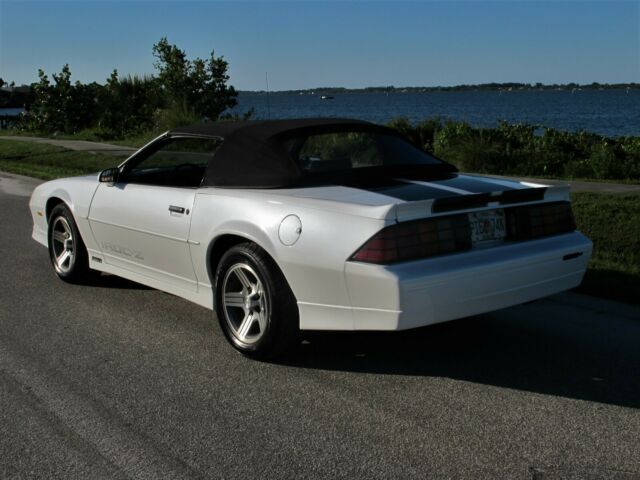 1989 Chevrolet Camaro IROC Z - photo 9
