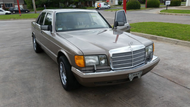 1989 Mercedes-Benz 300-Series sedan - photo 2