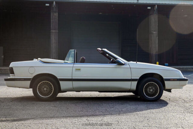 1989 Chrysler LeBaron Convertible - photo 7