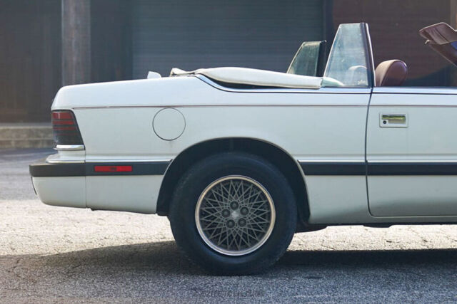 1989 Chrysler LeBaron Convertible - photo 8