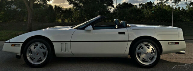 1989 Chevrolet Corvette Convertible - photo 7