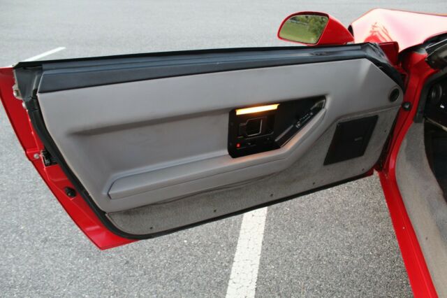 1989 Chevrolet Corvette - photo 7