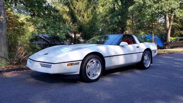 1989 Chevrolet Corvette leather - photo 2