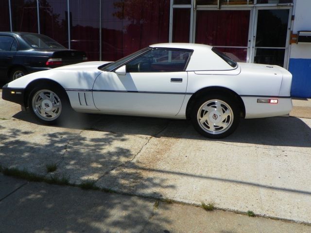 1989 Chevrolet Corvette Roadster Convertible - photo 2