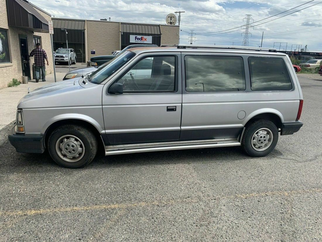 1989 Dodge Caravan LE - photo 10