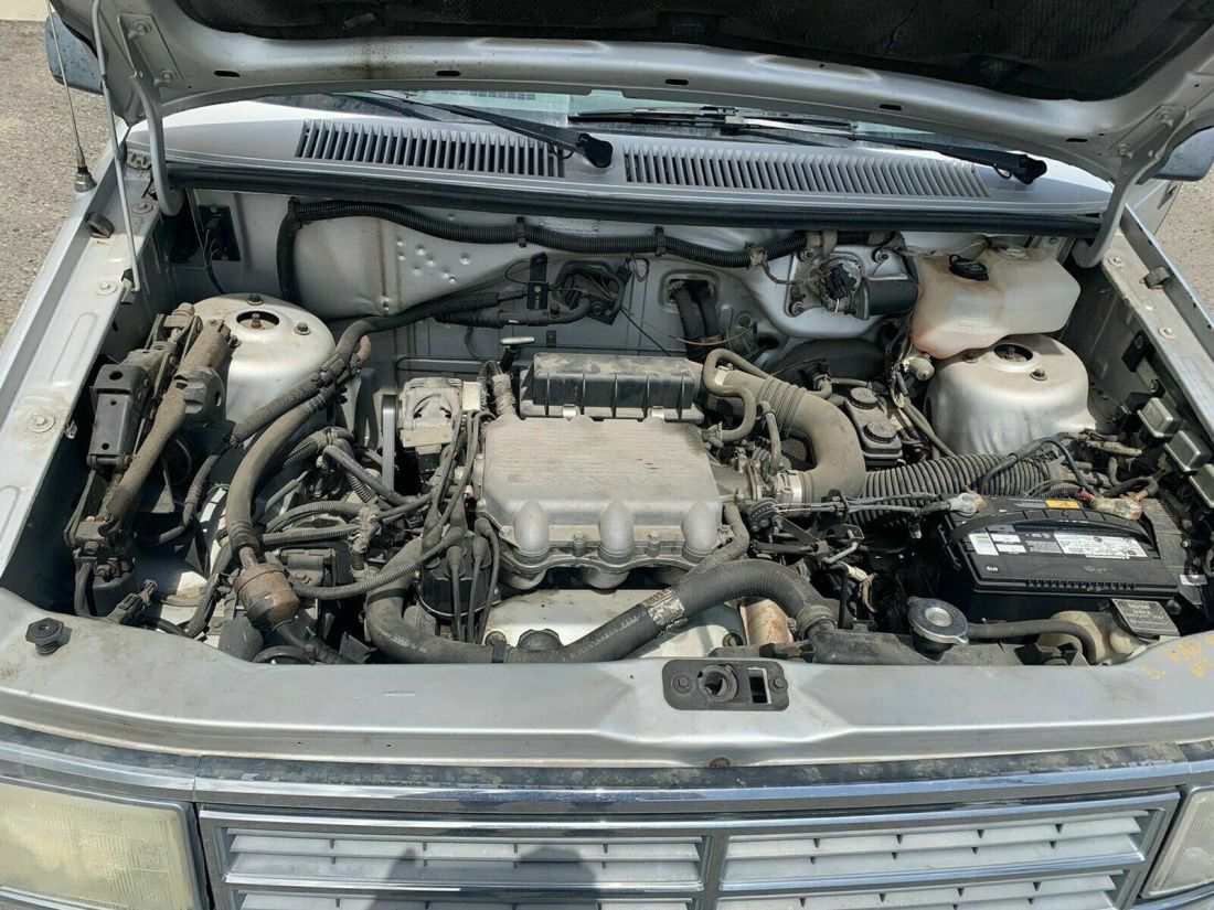 1989 Dodge Caravan LE - photo 4
