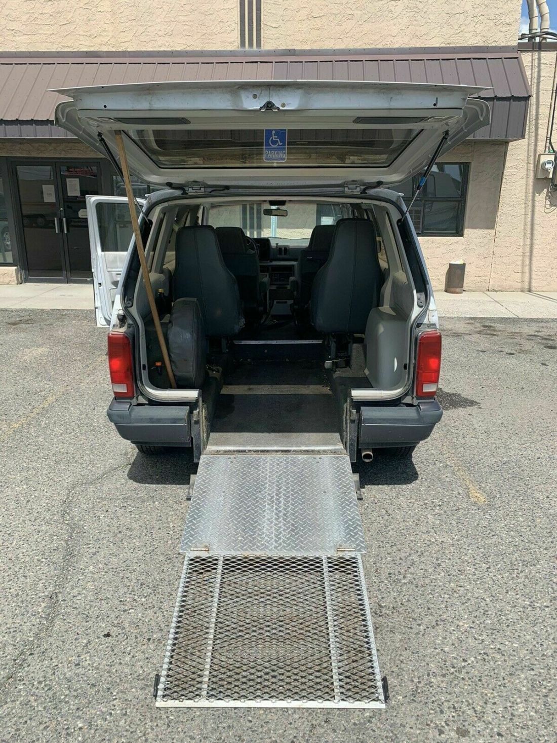 1989 Dodge Caravan LE - photo 5