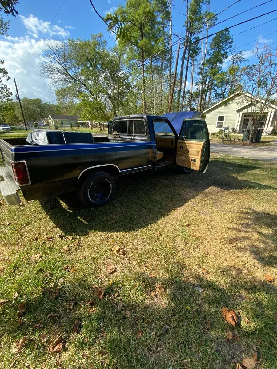 1989 Dodge D-Series Black D150 1989 Dodge D-Series D150