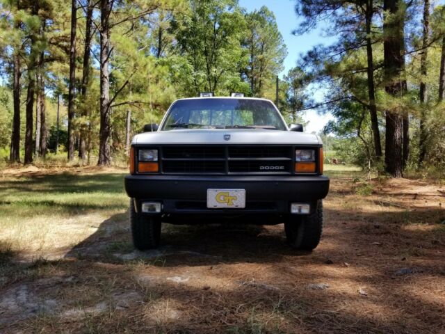 1989 Dodge Dakota Sport