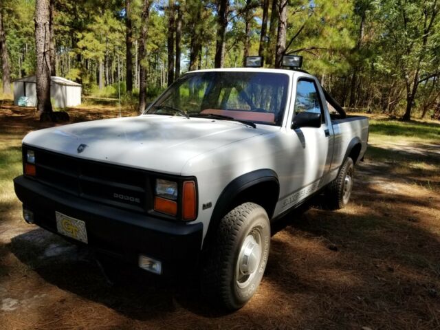 1989 Dodge Dakota Sport - photo 2
