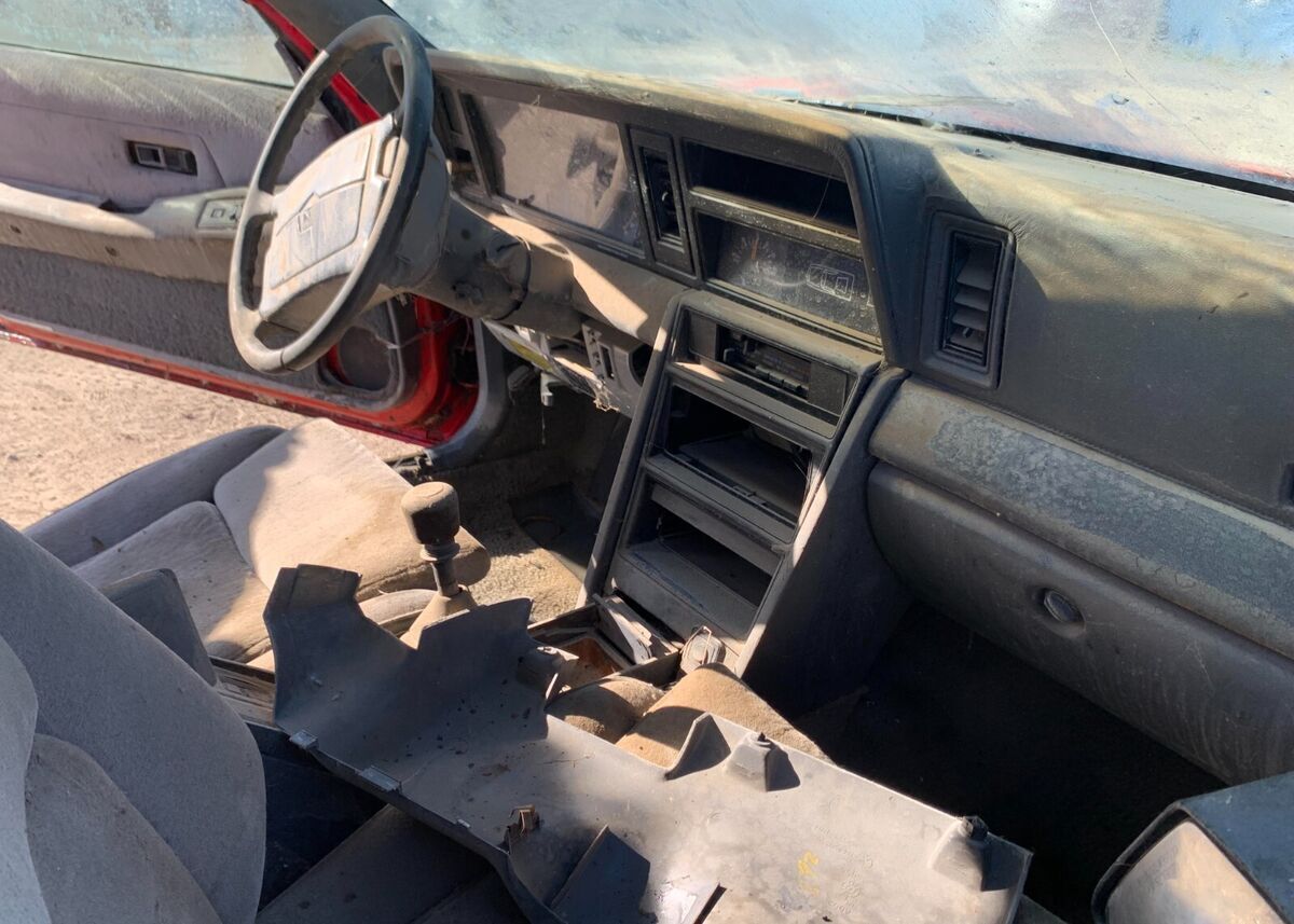 1989 Dodge Daytona - photo 5