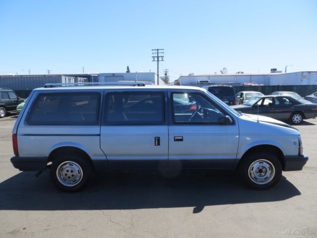 1989 Dodge Grand Caravan LE - photo 3