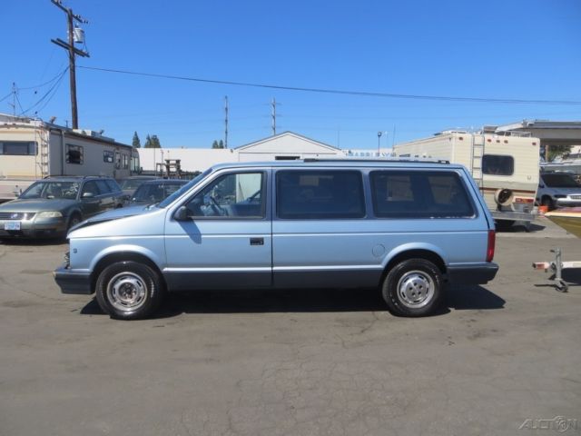 1989 Dodge Grand Caravan LE - photo 4