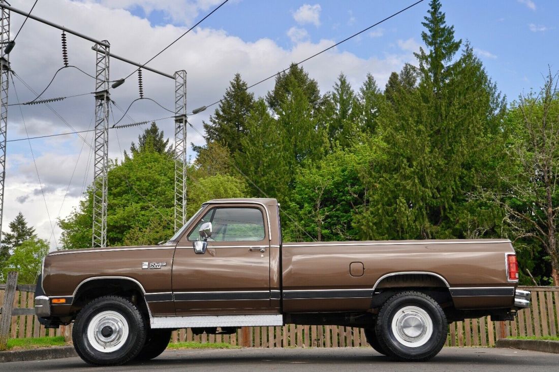 1989 Dodge Power Ram W250 LE Reg Cab 8’ Bed 4x4 Pickup Truck 69,000 Orig Miles 1989 Dodge Ram 2500 LE
