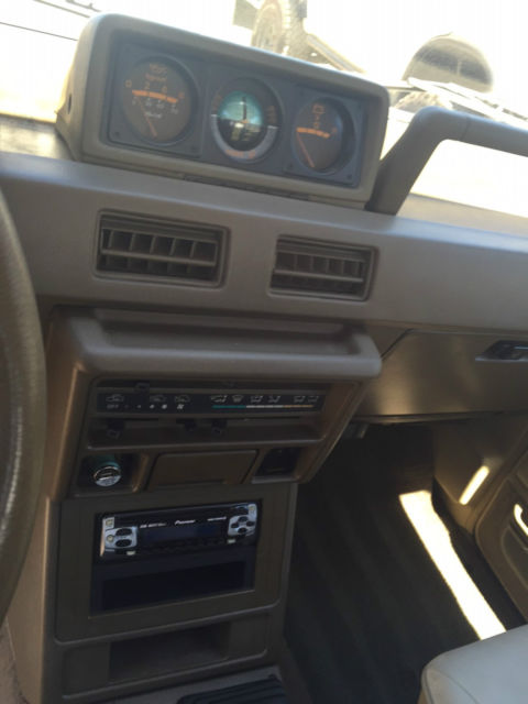 1989 Mitsubishi Montero - photo 13
