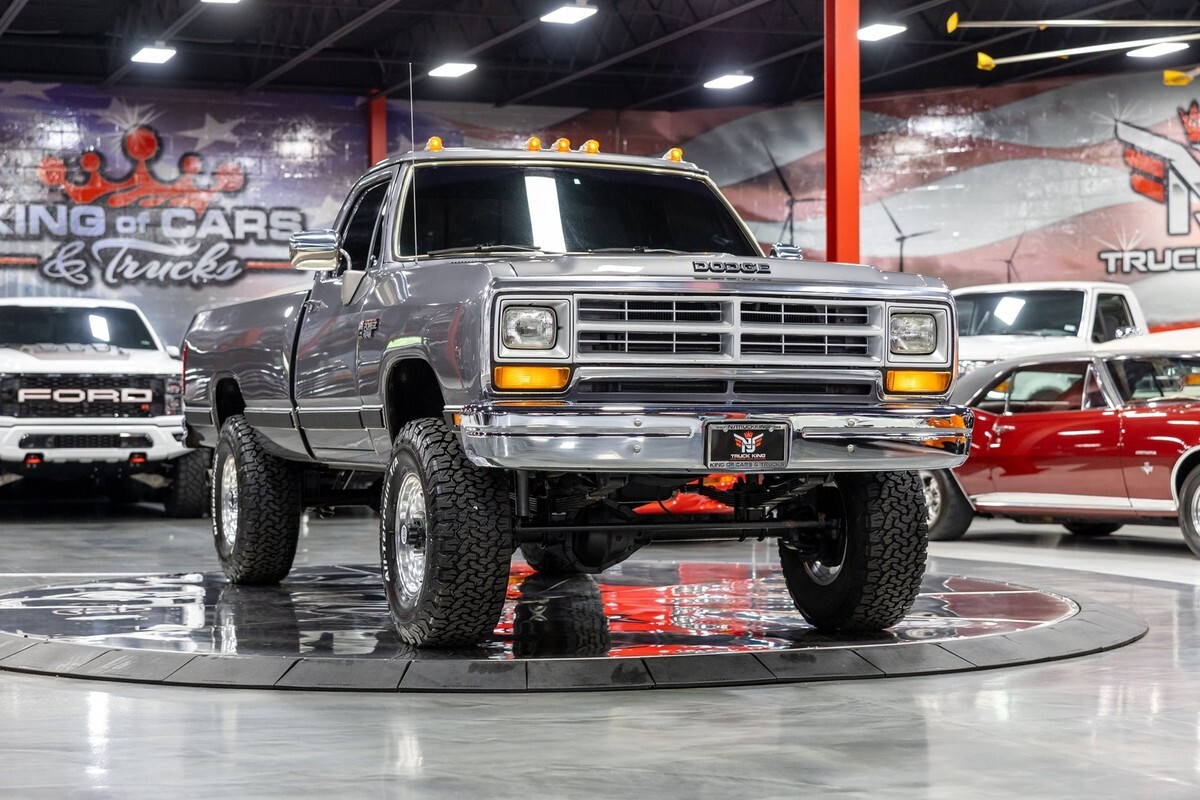 1989 Dodge 3/4 Ton Trucks W250 Sweptline 4WD - photo 2