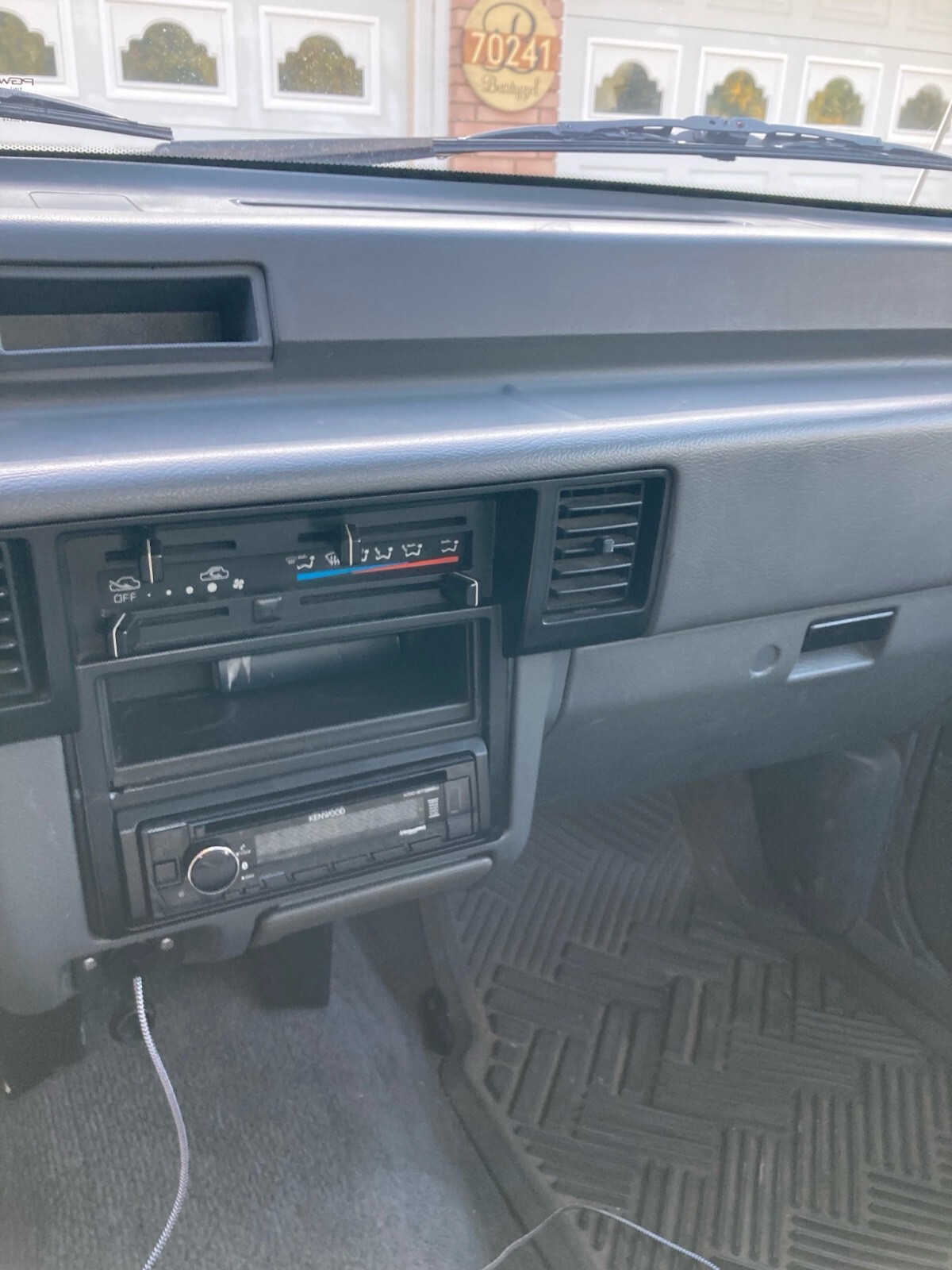 1989 Dodge Ram 50 - photo 10