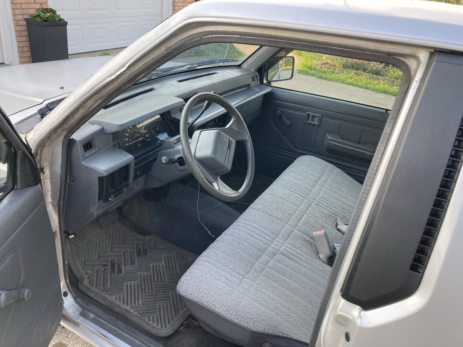 1989 Dodge Ram 50 - photo 12