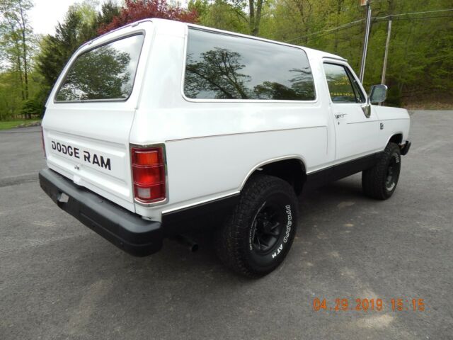 1989 Dodge Ramcharger 4X4 LE - photo 8