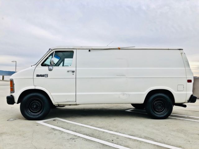 1989 Dodge Ram Van 350 - photo 4