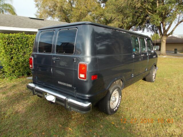 1989 Dodge Ram Van - photo 10