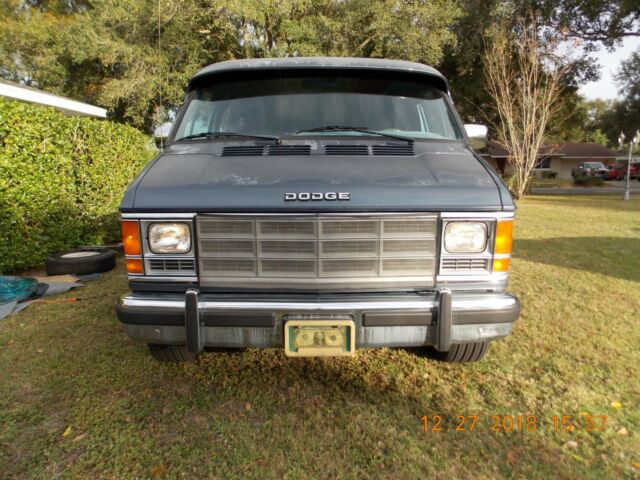 1989 Dodge Ram Van - photo 2