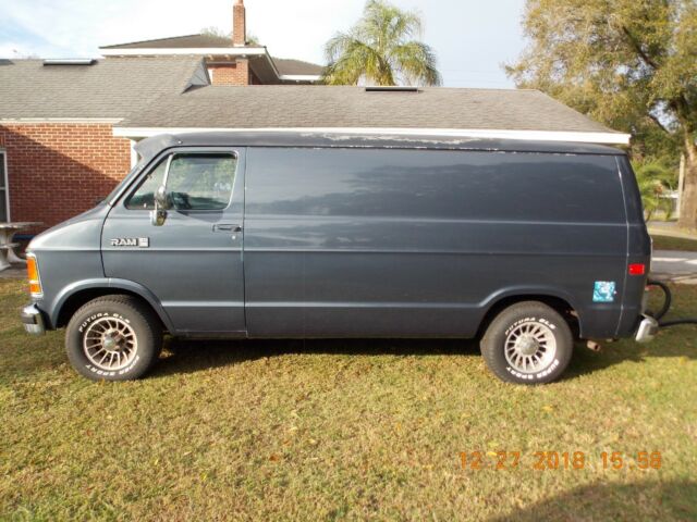 1989 Dodge Ram Van - photo 3