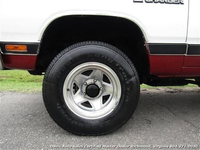1989 Dodge RAMCHARGER 100 2dr 4x4 - photo 8