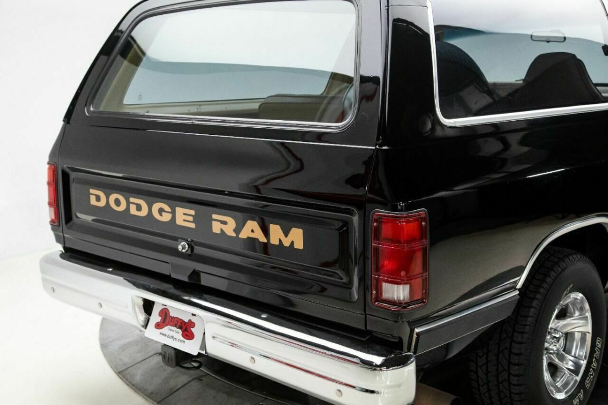 1989 Dodge Ramcharger 150 2dr SUV - photo 5