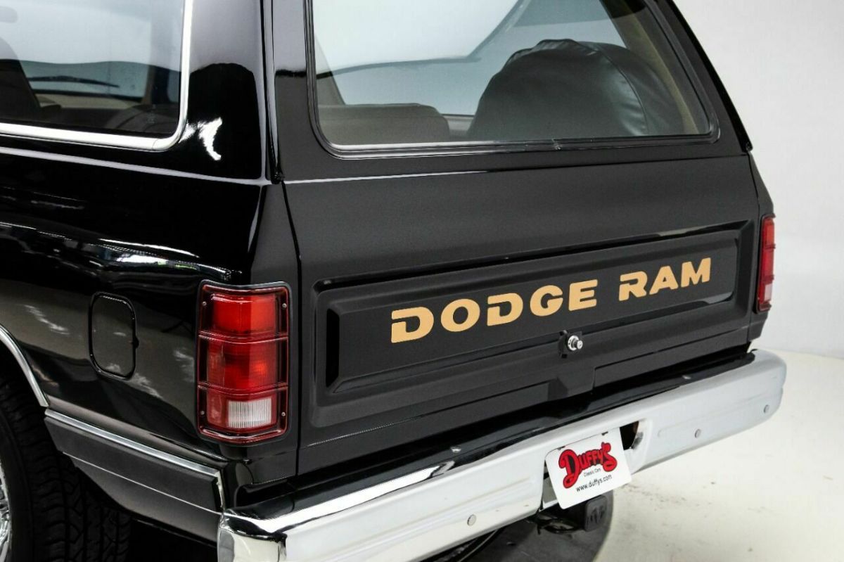1989 Dodge Ramcharger 150 2dr SUV - photo 7