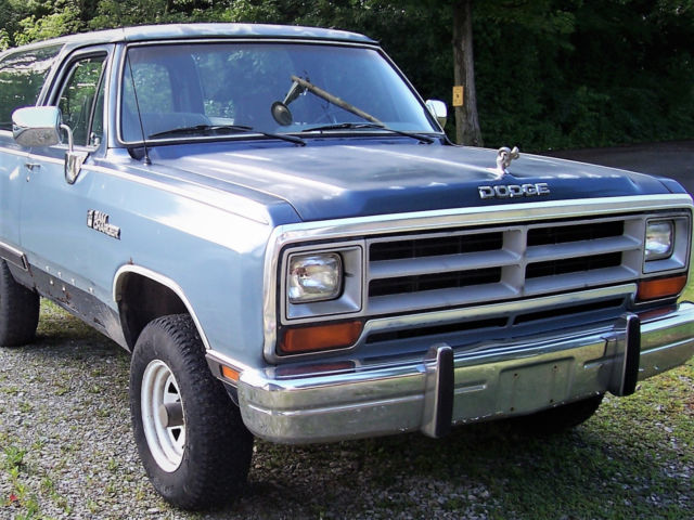 1989 Dodge Ramcharger 4X4 318 V8 EFI PS PB Cold AC Low Miles Mopar No Reserve 1989 Dodge Ramcharger