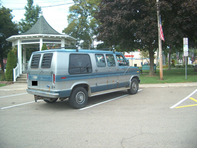 1989 Ford E-Series Van XLT - photo 3